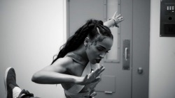 stoxm:  FKA Twigs // Video Girl