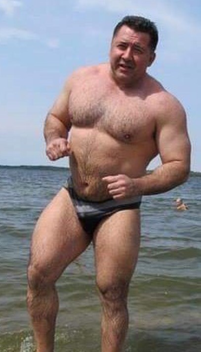 Oh, damn!!!This is a good looking uncut cock. 