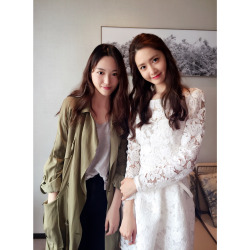 im220-cm:     160405 YoonA interview backstage photo for Sina