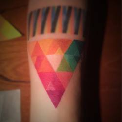 #tattoo #tatuaje #tattoocolors #triangulo #triangulos #triangle