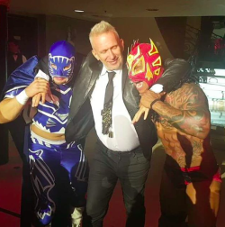 a-luchadork:  Dragon Rojo Jr and Blue Panther Jr hanging out