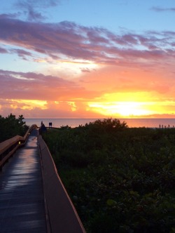 hxipsta:  JUST LOOK AT THE SUNSET AND ENJOY