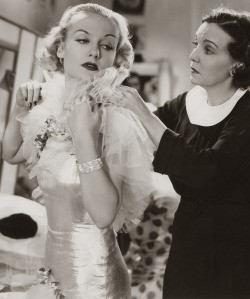 gwendolyne85:  Carole Lombard, 1934 with Zazu Pitts. 