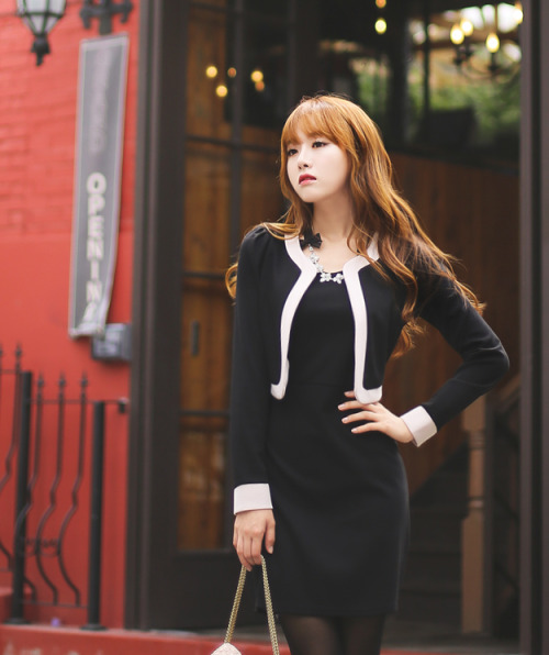 korean-dreams-girls:  Kim Shin Yeong - September 17, 2014Â 2nd Set