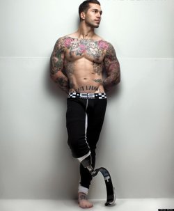 uniformsanddolls: Alex Minsky Marine who lost his leg, then became