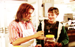 petrovia:Behind the scenes of ‘What’s Eating Gilbert Grape’Johnny
