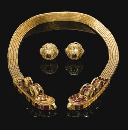 blktauna:  archaicwonder:  Eastern Hunnic Royal Dragon Collar