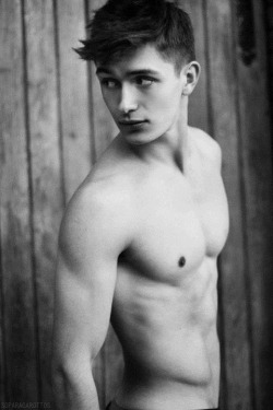 Only Hot Dudes