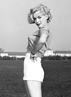 audreyandmarilyn:  Marilyn Monroe photographed by David Cicero,