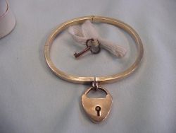 beautflstranger: this bracelet came with the original letter 