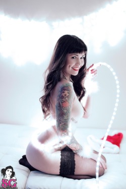 Violetrose - Suicide Girls. ♥  A cute smile and a naughty look.