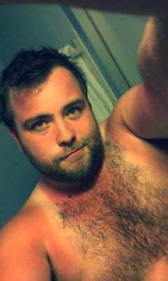 thebeardandthebelly:  Post shower, decided to trim the beard