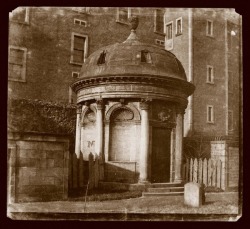 Edinburgh is a ghost hunter’s paradise. It seems that there