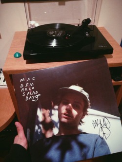 mad-addict:  Mac Demarco signed my LP 