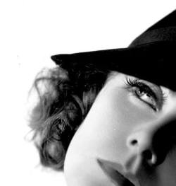  Greta Garbo 