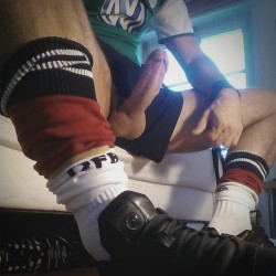 hairymacho:  http://hairymacho.tumblr.com/