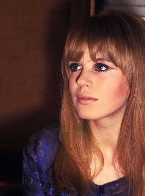 Marianne Faithfullhttps://painted-face.com/