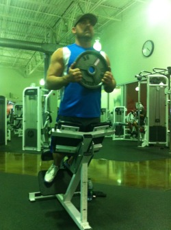 Sneaking a gym pic of My sexy man mrvegascouple. Ssshhh don’t