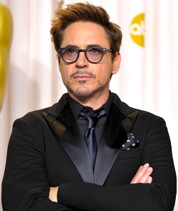 iwantcupcakes:  Robert Downey Jr. at Oscars 2013. 