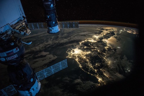 nasahistory:  Some great pictures taken from the International Space Station. 