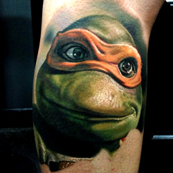 thievinggenius:  Tattoo done by Nikko Hurtado.