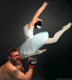 taichi-kungfu:    Ballet meets UFC! Wow~