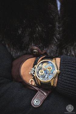 watchanish:  Breva Genie 001.More of our footage at WatchAnish.com. 