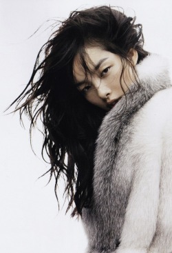 alreadyuncool:  Vogue China November 2011 by Josh Olins 