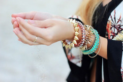 Bracelets Only Ũ.99 shop at www.cost21.comshop link: http://www.cost21.com/cheap-fashion-bracelet-c-65_66.htmlfashion