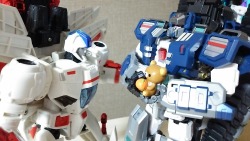 nao-tf:  fortress maximus&jetfire&rilakkuma(^^) マックス君とジェトファとリラックマという可愛い組み合わせ～