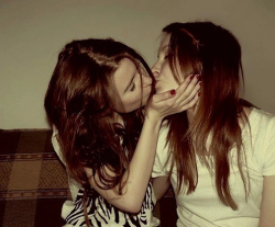 jackieseroticlesbiandream:  👗💦 I Love Kissing Girls Friday