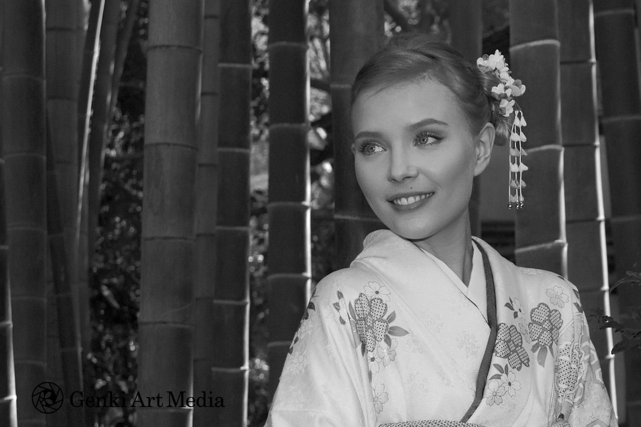 <p><b>Kimono clad Swedish Princess lost in a bamboo forest.</b></p>