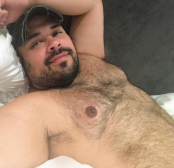 bear-hairy:  Déjanos tu comentario 🐻 . Rebloguea y comparte