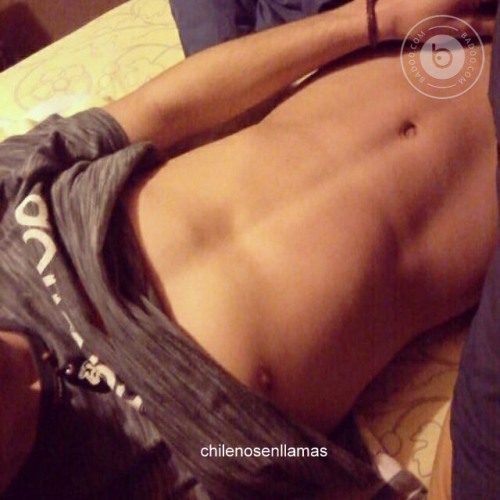 luisarayaab:  chilenosenllamas:  Cristofer, 19 años. maipú.  