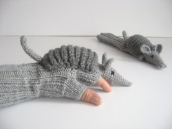 unicorn-meat-is-too-mainstream:  Armadillo Gloves   WANT.