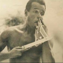 revolutionary-mindset:  Harry Belafonte digging up his nose with