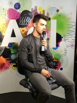 joe jonas