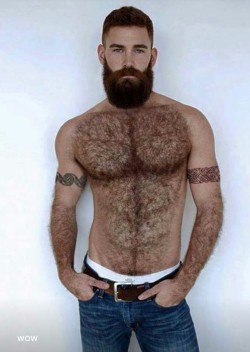 boysbeardsandtats:  Beard.  Tats.  Hot.