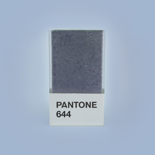 thedsgnblog:  Pantone Smoothies byÂ Hedvig Astrom KushnerÂ  Hedvig is Â an Art Director at Mother New York and she started this fun little project in the beginning of the summer (non commissioned). She makes a lot of smoothies and discovered it works