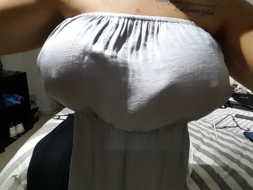 bigimplatntfans:  More of sexy wife @fit_couple_qld