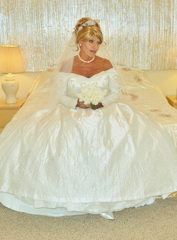 thetransgenderbride:Bridal crossdresser Lisa Colette models yet