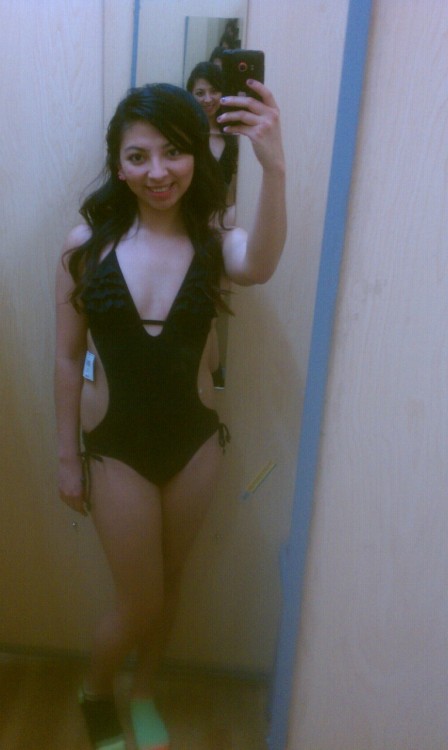 simplewenny:  New swimsuit :)