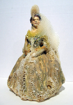 fer1972:  Sculptures made from Honeybees and Porcelain by Aganetha