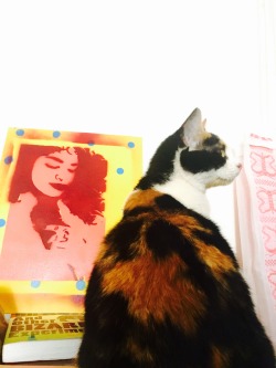 Kitty Uchis + a gift of art by Lionel 😇