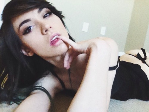 https://instagram.com/_bionicangel/