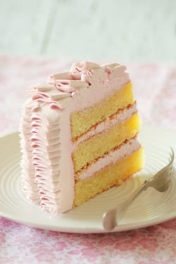 thecakebar:  Lemon-raspberry Ruffle Flower Cake and Cupcakes