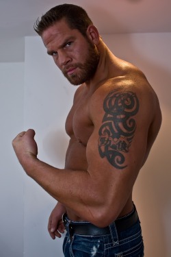 rwfan11:  ….Sexy Matt Morgan (*credit > rexcaliber >