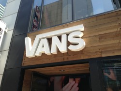 believe-wbu:  Toronto vans store yayayay 