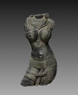 mini-girlz:  Female Torso (Tara) 1000s Eastern India, Pala period,