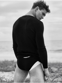 gonevirile:  Julian Schneyder by Philippe Vogelenzang 